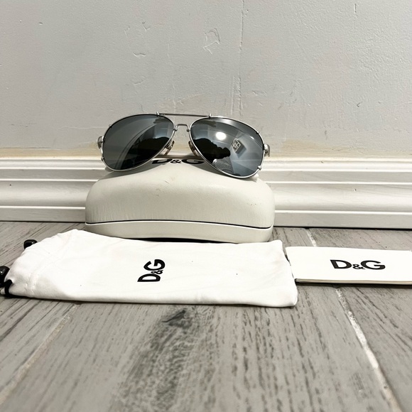 D&G Aviator Mirrored Sunglasses - Picture 5 of 9